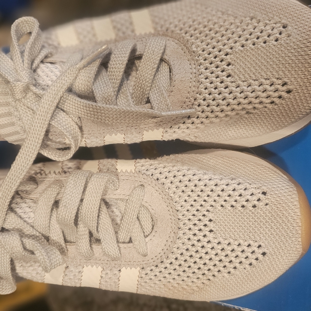 Adidas woman shoes